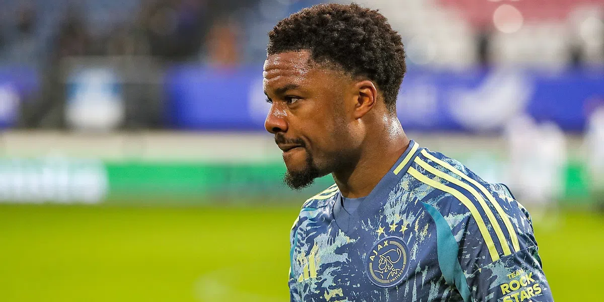 Akpom voorspelt gouden toekomst voor Ajax-talent Godts