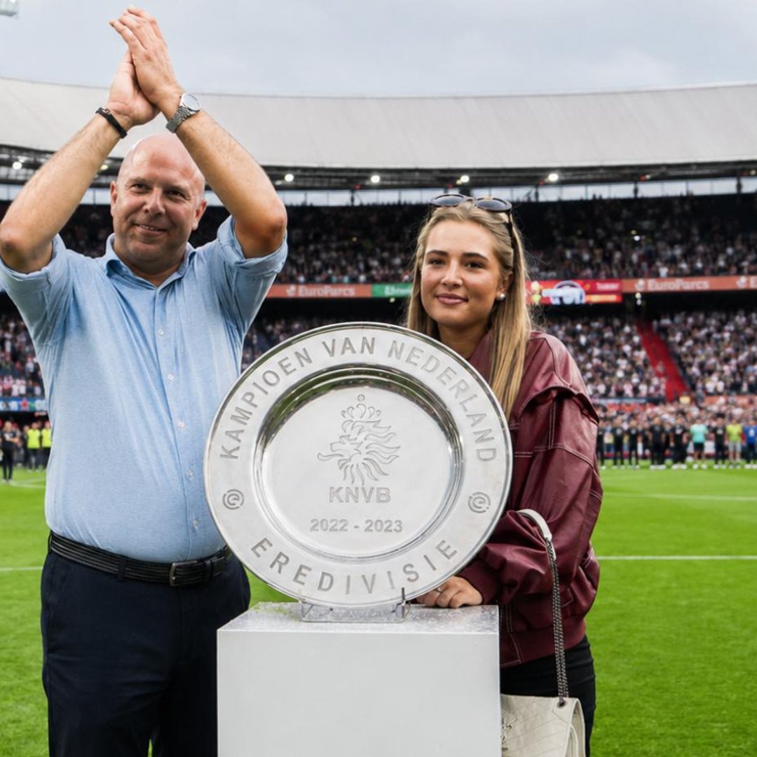 Dochter Arne Slot en voetballer verbrak relatie