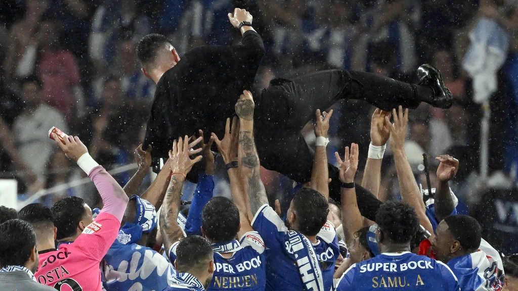 Farioli kampioen met FC Porto na jaar van teleurstelling